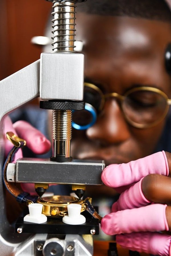 L'horlogerie de précision : formations pour un métier d'art et de science